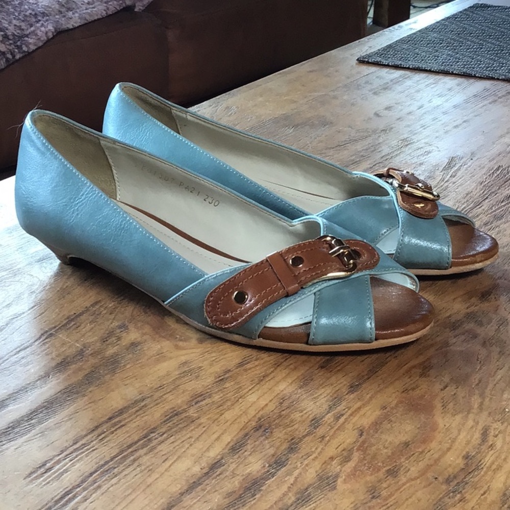 Renoma Women’s Size 6 Flat Shoes